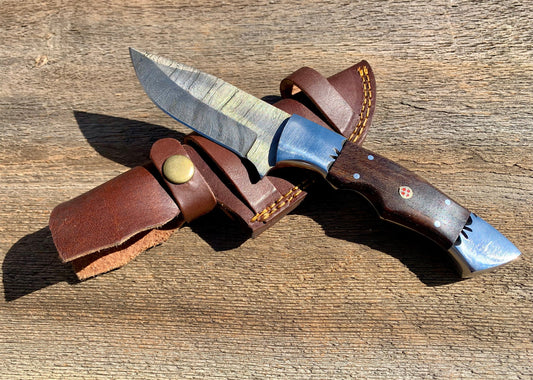 Discover the Art of Damascus Steel Hunting Knives